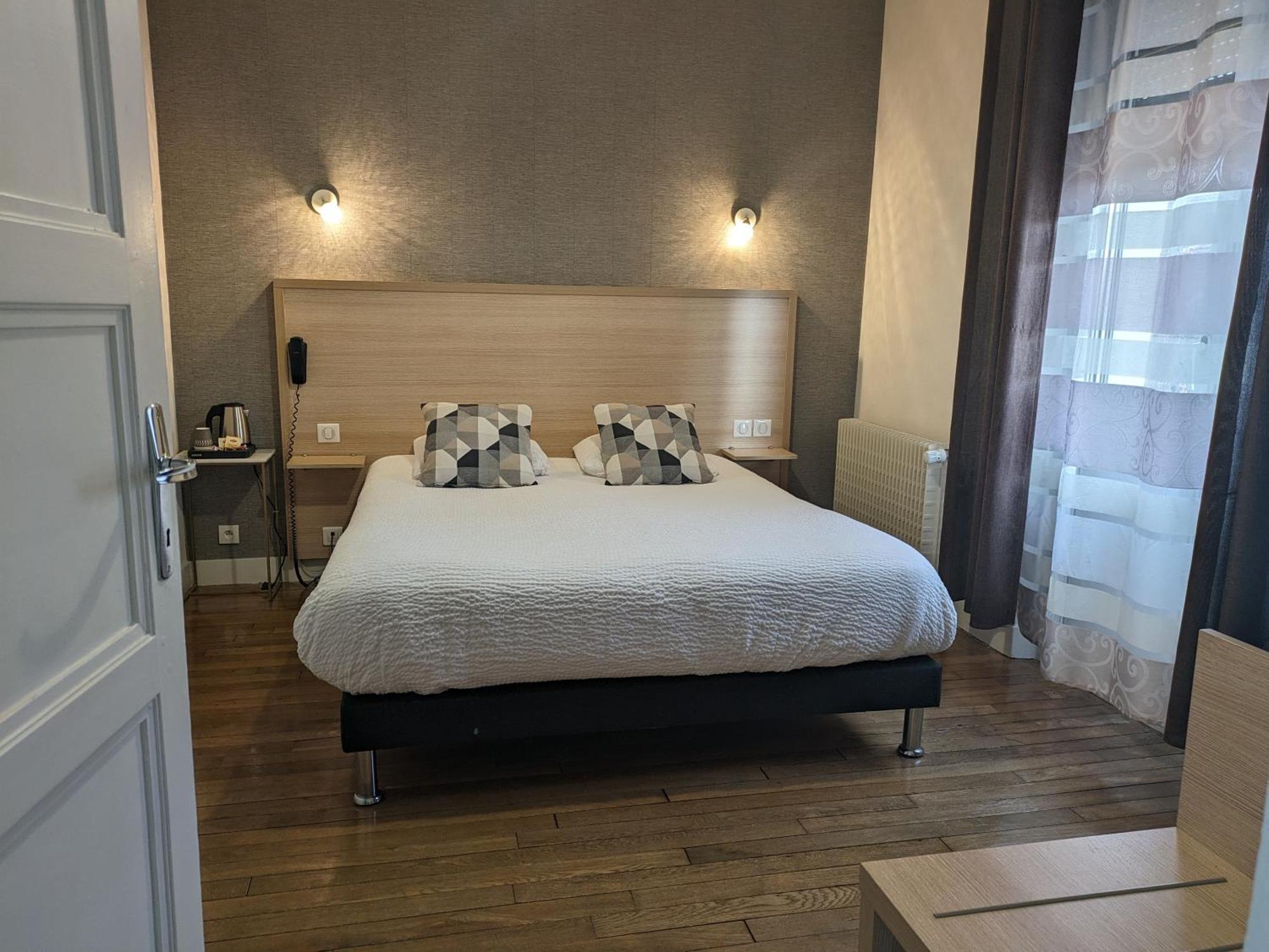 Logis Hotel Le Saint Florent Mont-pres-Chambord Luaran gambar
