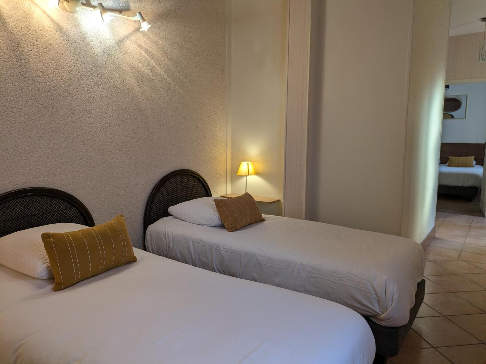 Logis Hotel Le Saint Florent Mont-pres-Chambord Luaran gambar