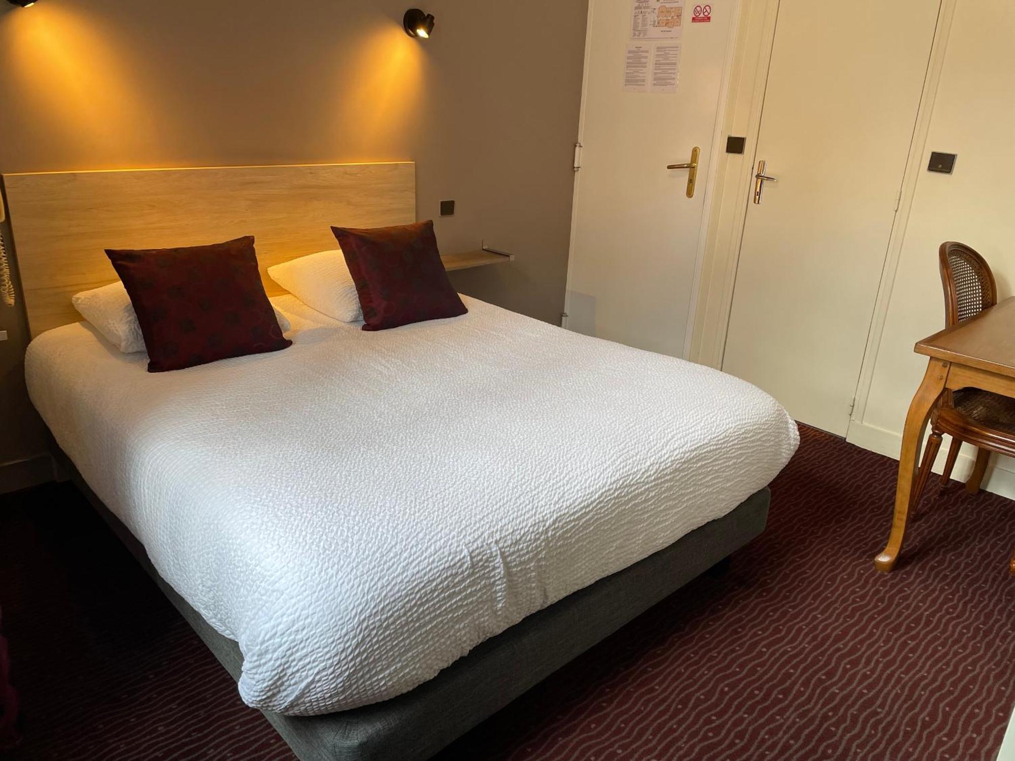 Logis Hotel Le Saint Florent Mont-pres-Chambord Luaran gambar