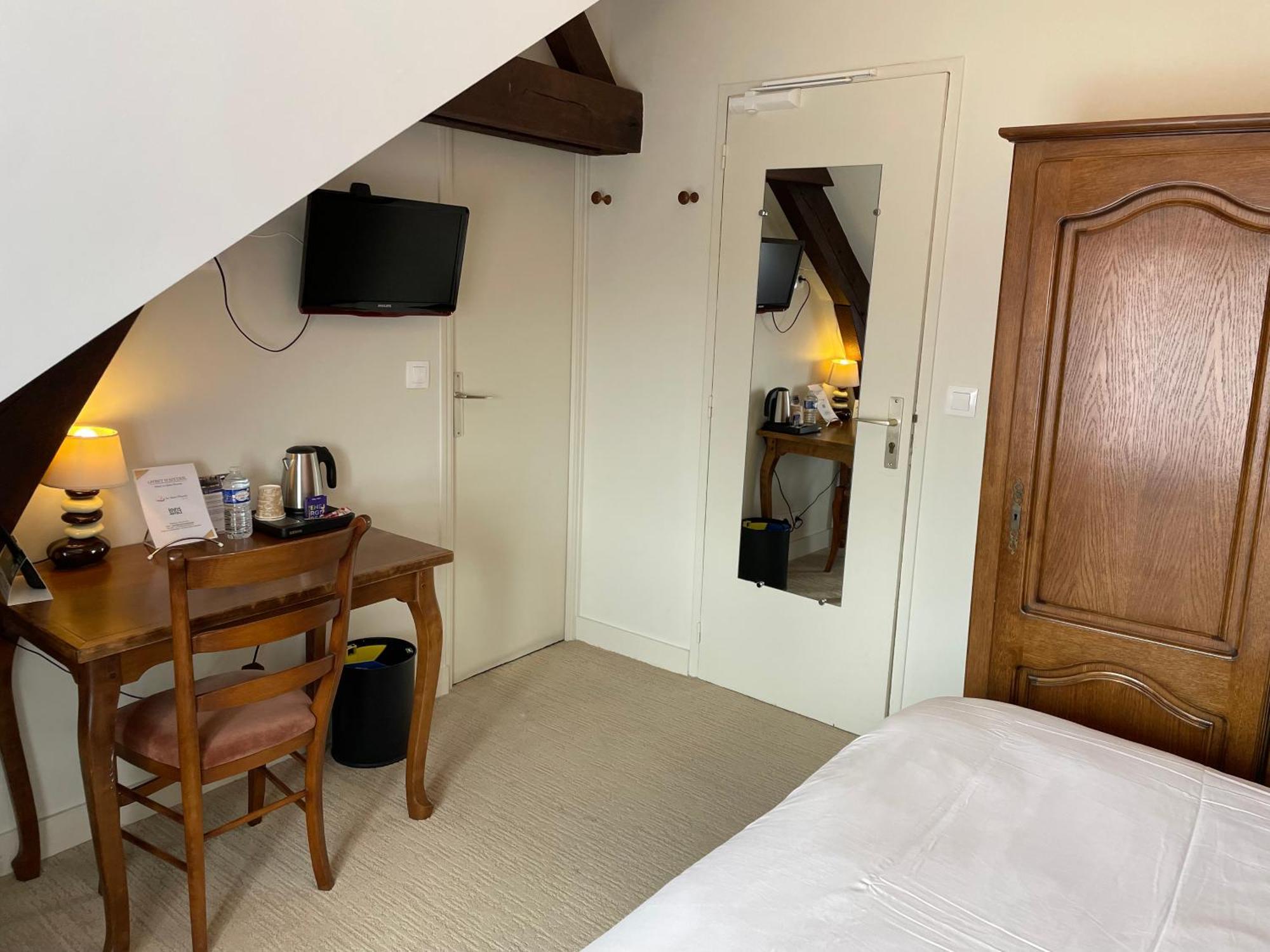 Logis Hotel Le Saint Florent Mont-pres-Chambord Luaran gambar