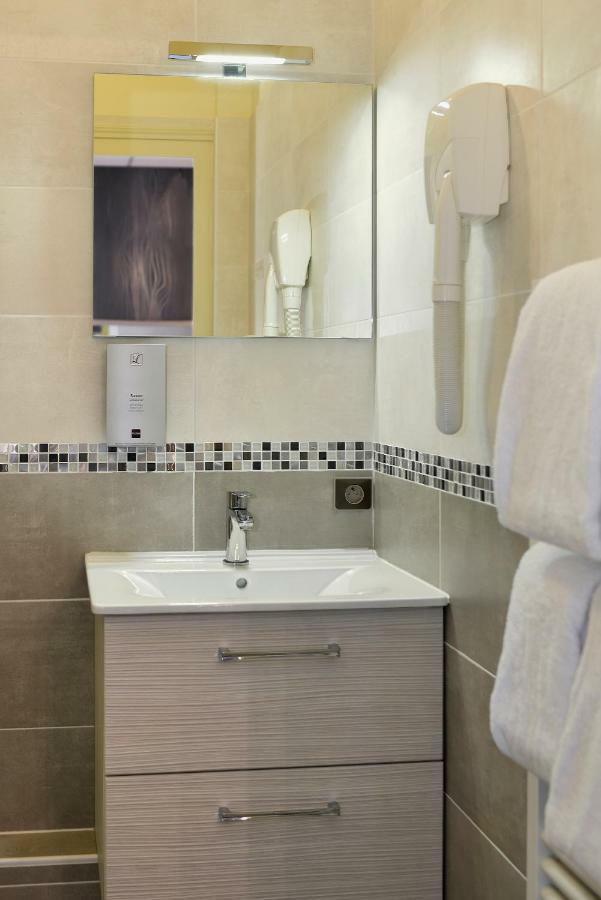Logis Hotel Le Saint Florent Mont-pres-Chambord Luaran gambar