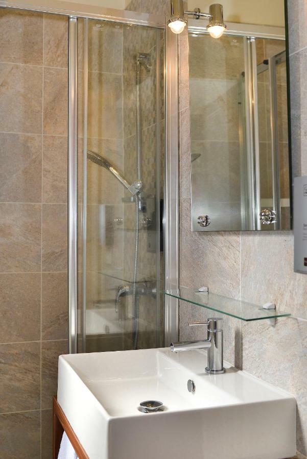 Logis Hotel Le Saint Florent Mont-pres-Chambord Luaran gambar